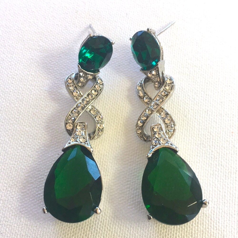 Green Dangle pierced ear Earrings